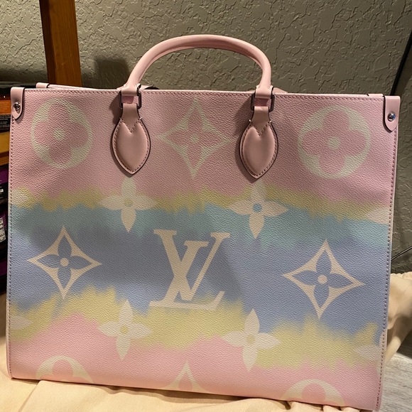 Louis Vuitton OnTheGo Pastel 2020 Escale Authentic - Picture 7 of 12